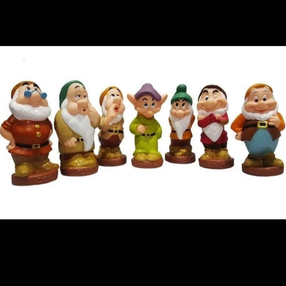 Seven Dwarfs Disney Park  exclusive